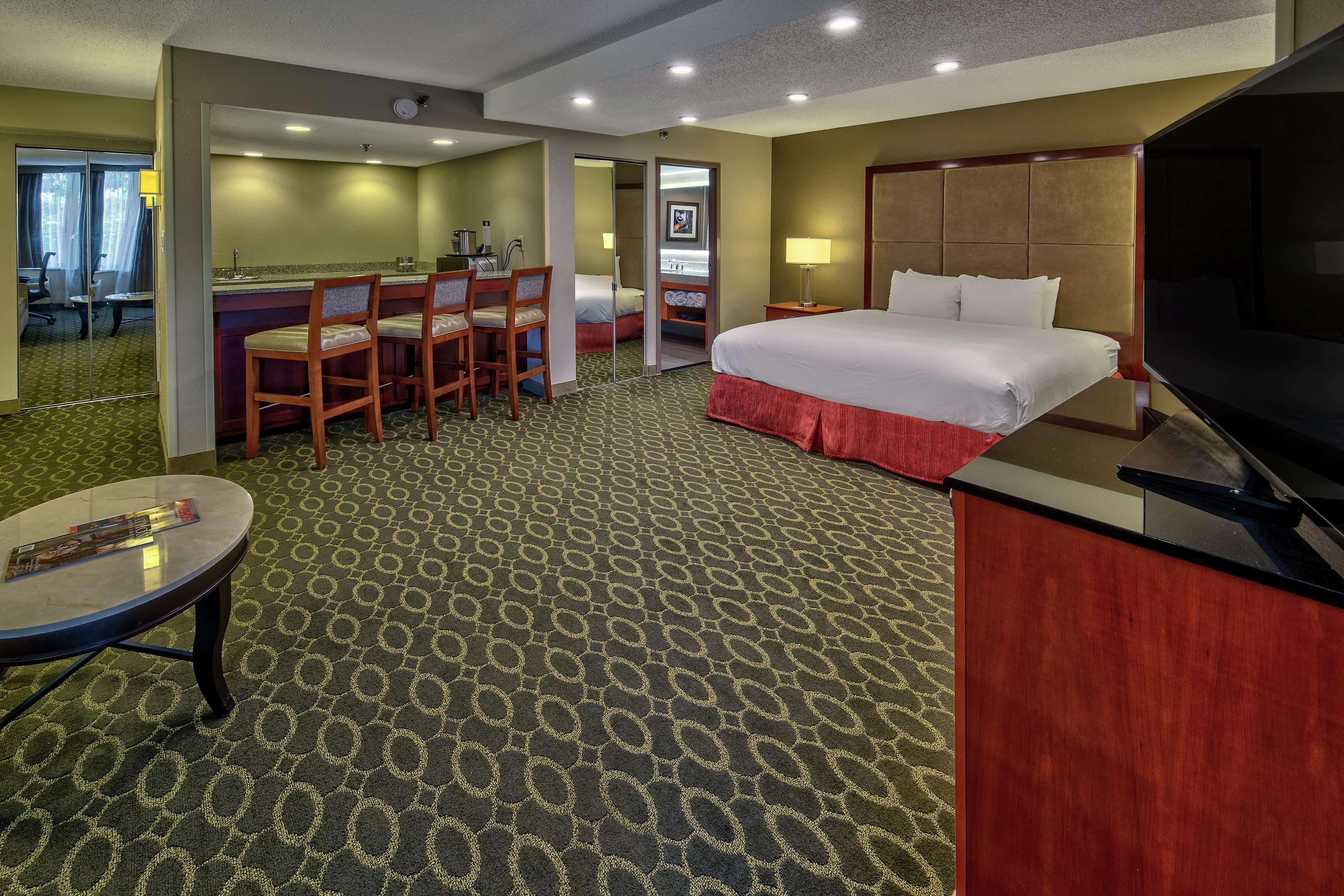 Doubletree By Hilton Memphis Hotel Екстериор снимка